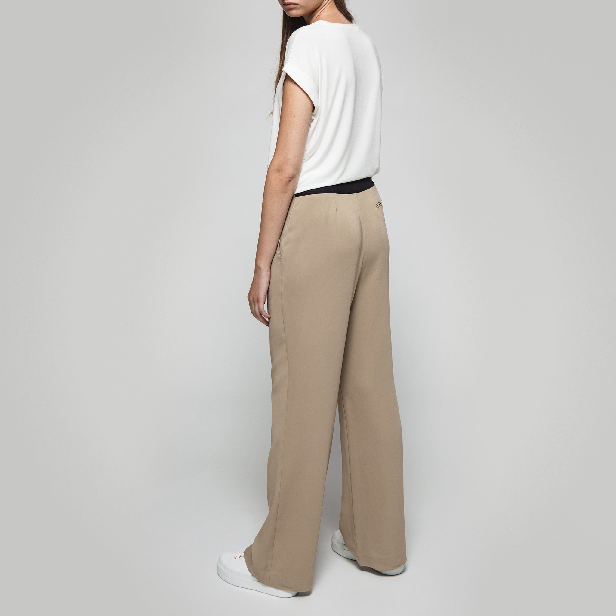 Long Wide Pants in Taupe