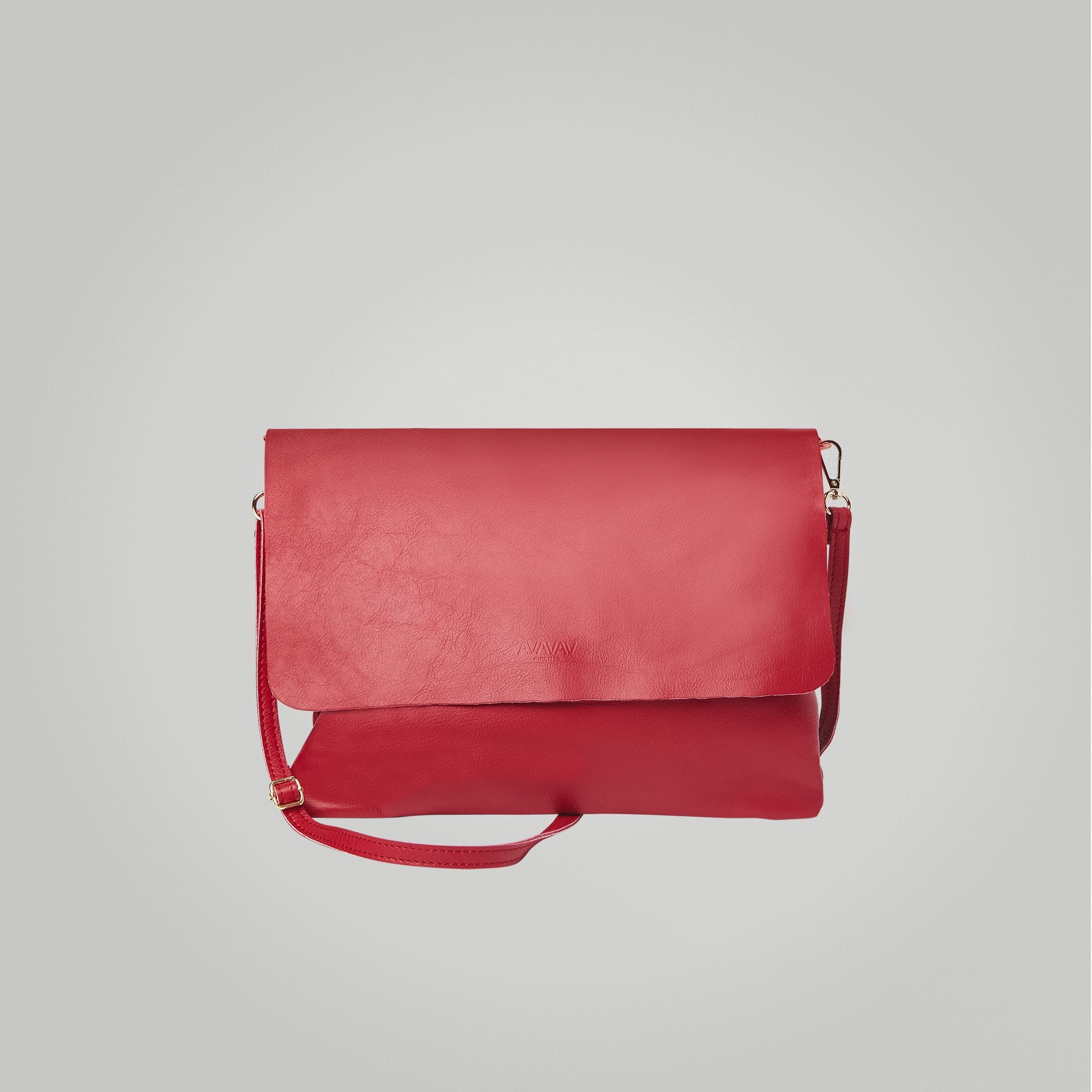 Leather Shoulder Bag in Red